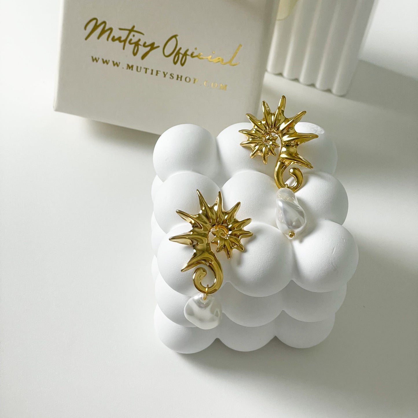Seahorse Ivory Pearl