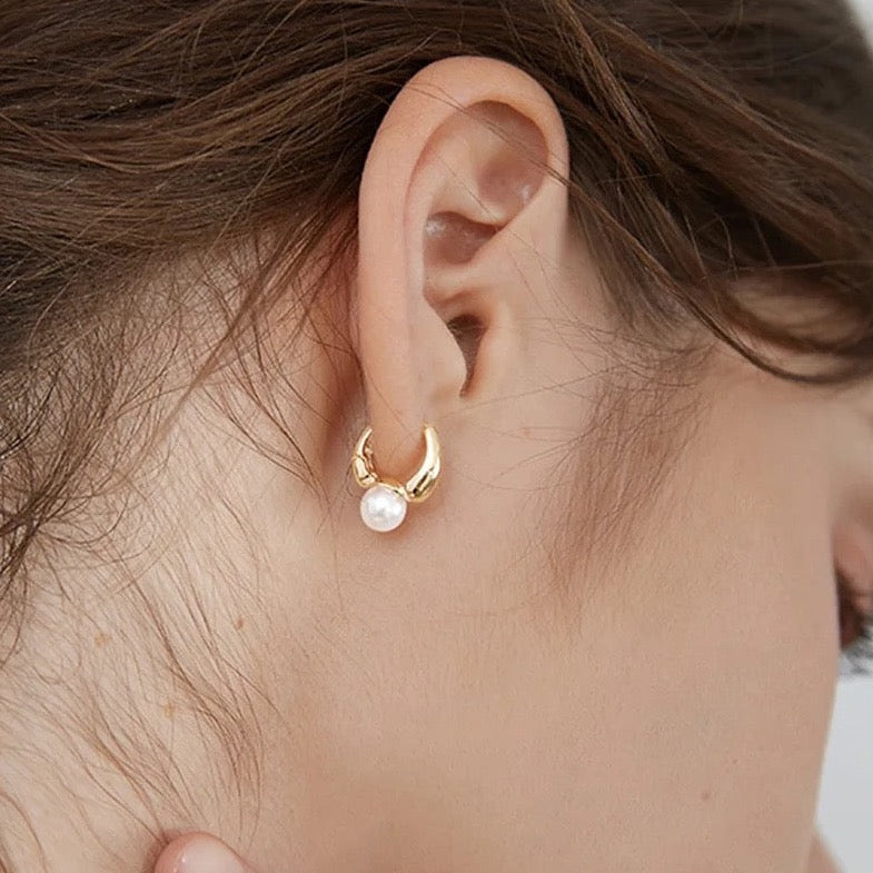 Classic Shiny Pearl Hoop Earrings (925S/Gold)