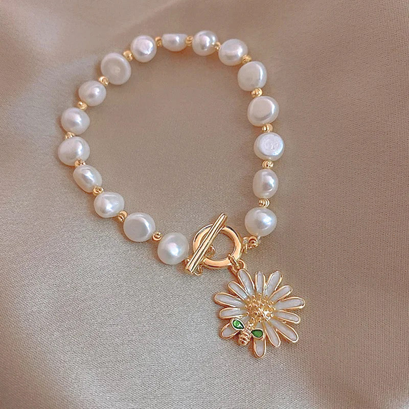 Fortunate Daisy Blossom Bracelet