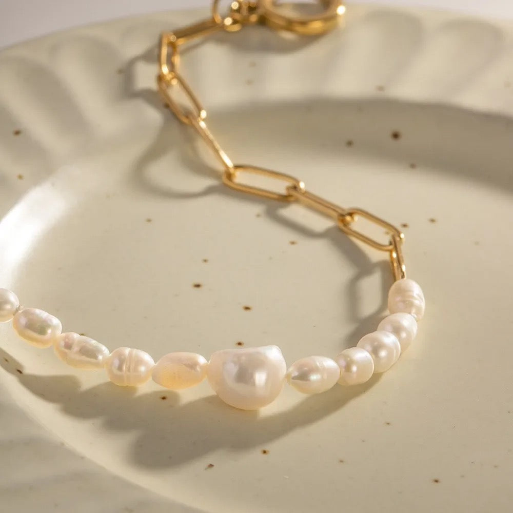 New Cascade Natural Pearl Bracelet