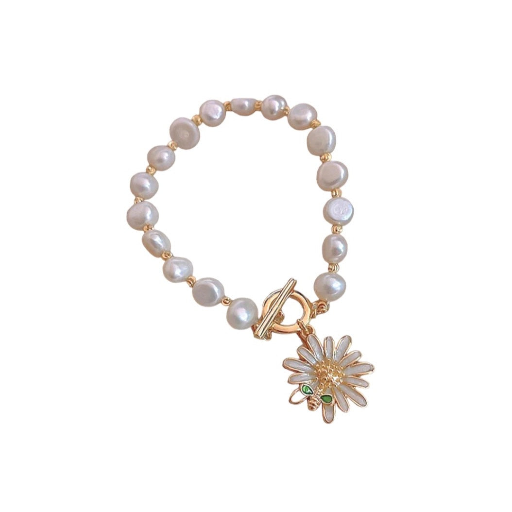 Fortunate Daisy Blossom Bracelet