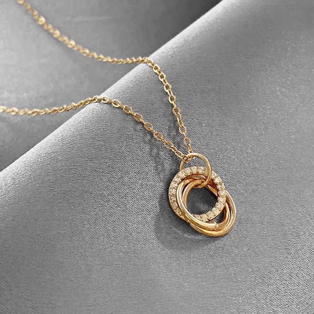 Limited Trinity Luck Rings Necklace (Titanium)